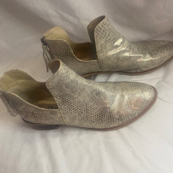 CHA CHA Metallic (Silver) LEATHER Booties, size 7 - Picture 6 of 7